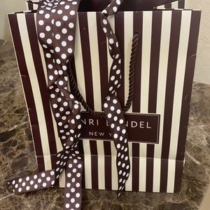 Henri bendel gift bag